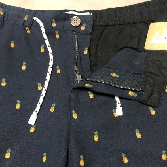 URBAN MAN Slim Pineapple Print Shorts - Picture 4 of 8